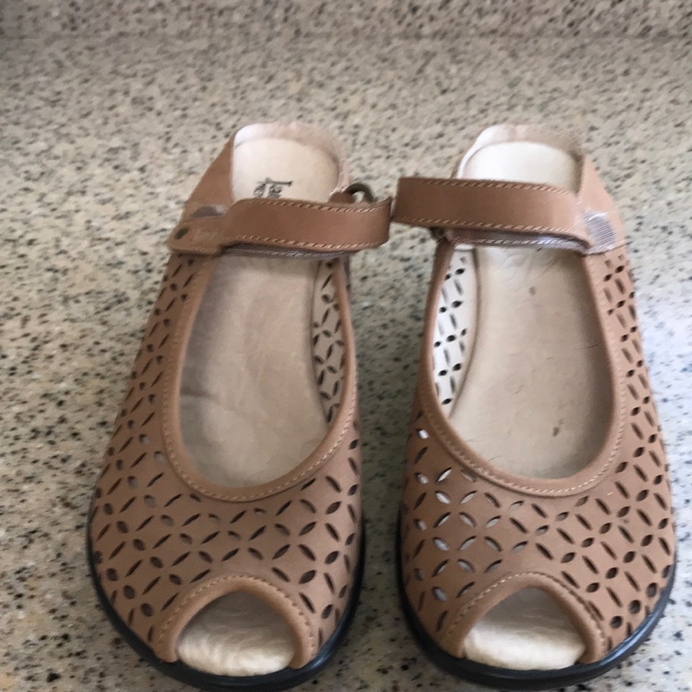 Ladies shoes